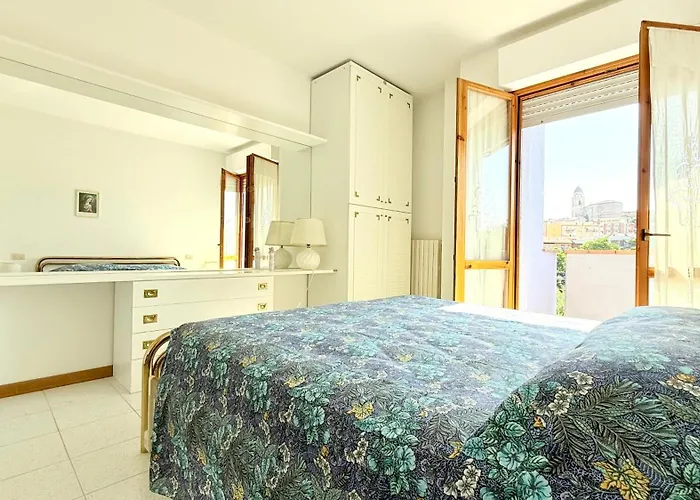 S355 - Sirolo, Ampio Trilocale Con Terrazzo E Posto Auto Appartement Sirolo